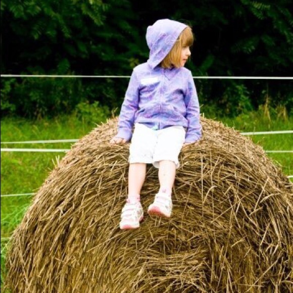 Meet your Posher, Hayley - Picture 1 of 1